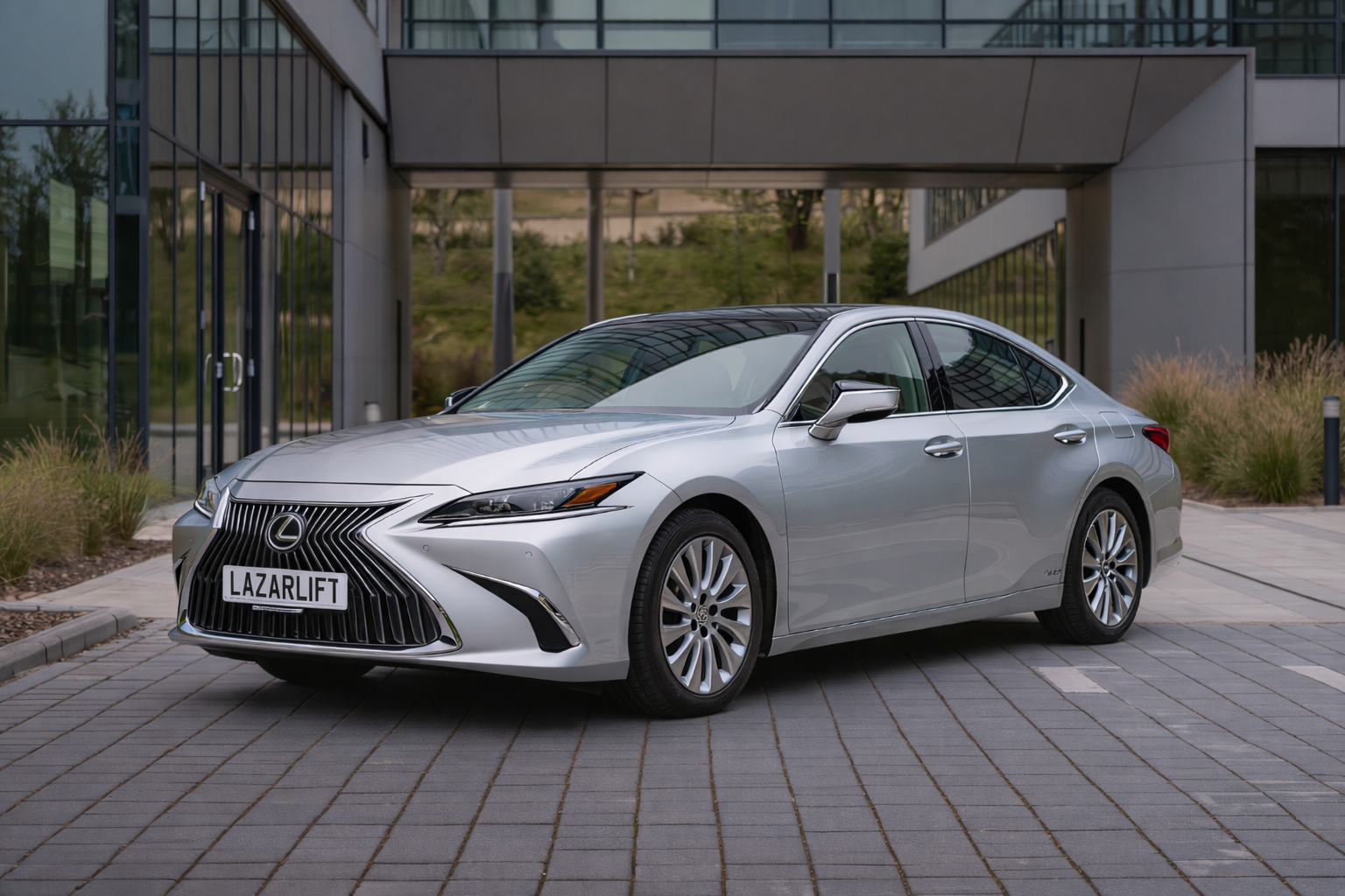 Lexus ES300h executive sedan